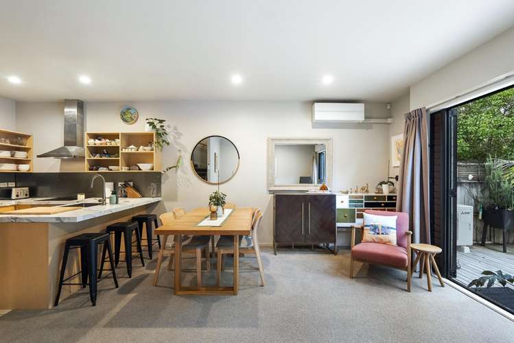 8/11 The Avenue Albany_7