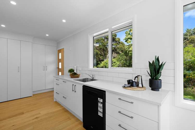 27 James Grove Stokes Valley_8