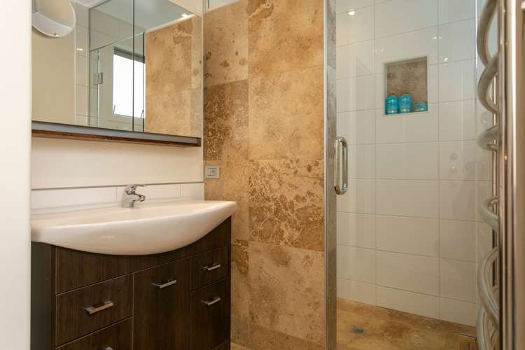 10b Mere Road Taupo_16