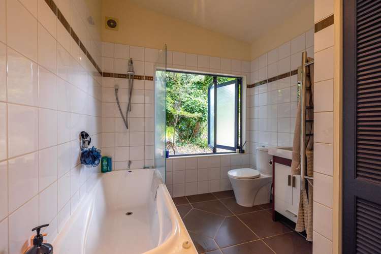 33 Crescent Road East Ostend_7