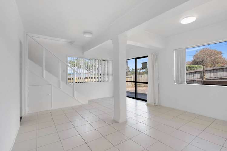 15a Abbotleigh Avenue Te Atatu Peninsula_6