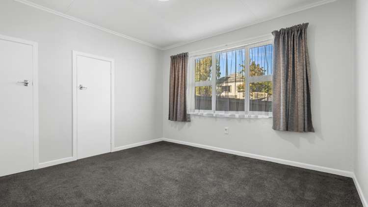30 Lloyd Street Parkvale_9