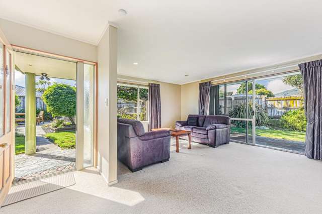 91 Aldinga Avenue Stoke_3
