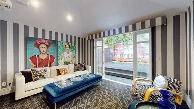 322 Oriental Parade 1322_1