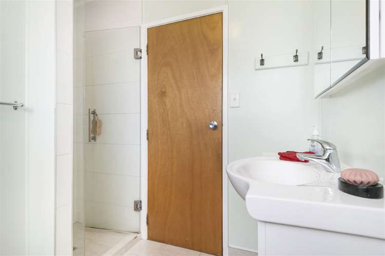 78 Solar Road Glen Eden_14