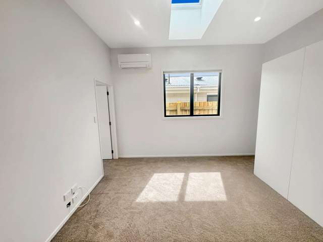 2/425 Hereford St Linwood_4