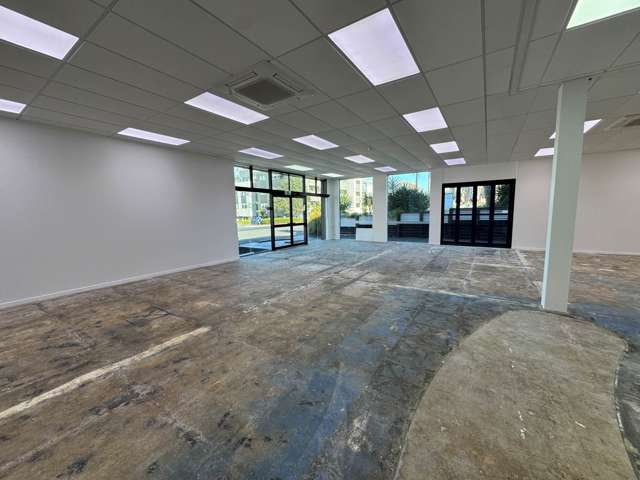 TAKAPUNA FRINGE RETAIL 390M²