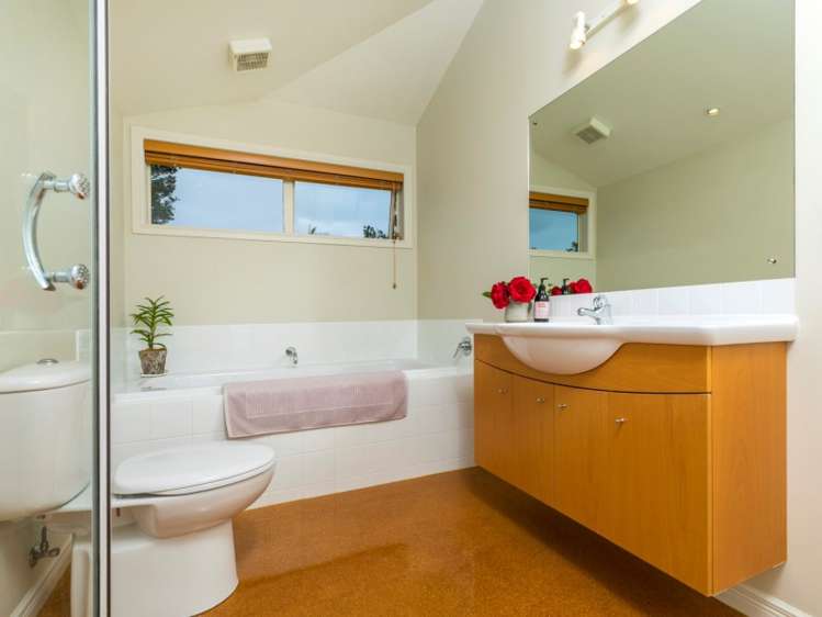 8 Seabreeze Road Narrow Neck_14