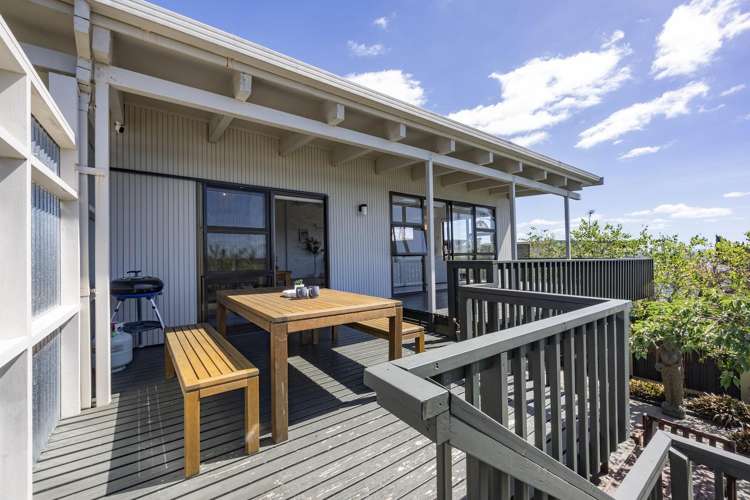 219 Royal Road Massey_9