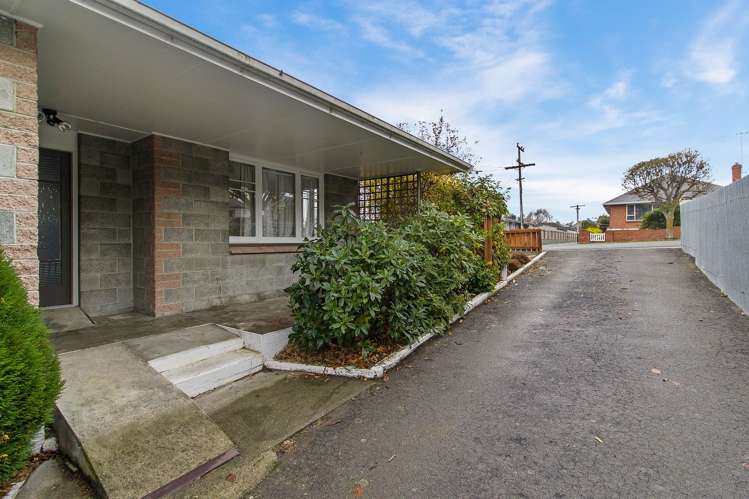 13 Grants Road Marchwiel_13