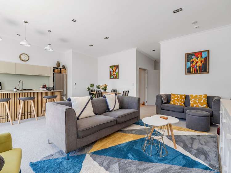 5 Eaves Bush Parade Orewa_4