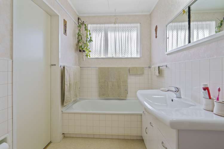 15 Tweed Road Papakowhai_10