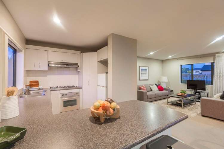 18 Whitbourne Heights Manurewa_12