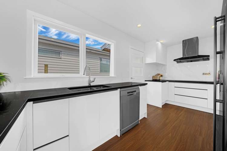 640 Beach Road Browns Bay_6