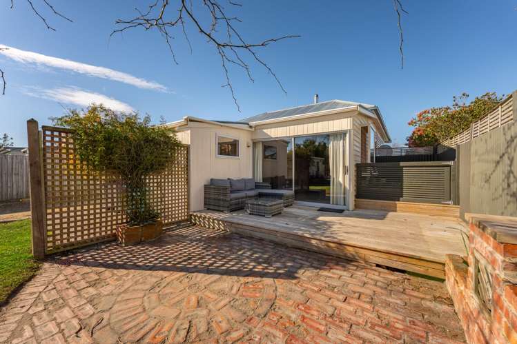 35 Raymond Street West End_19