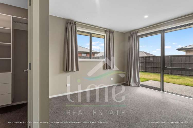 9 Helicon Street Pegasus_5