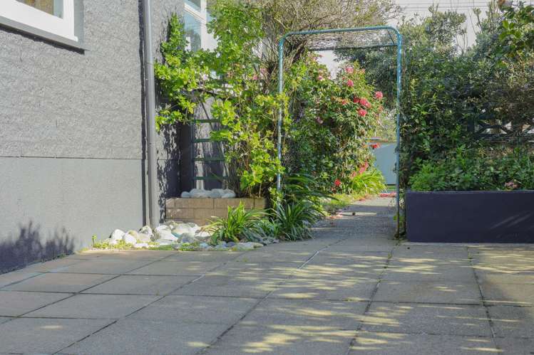 32 Domett Esplanade Cobden_18