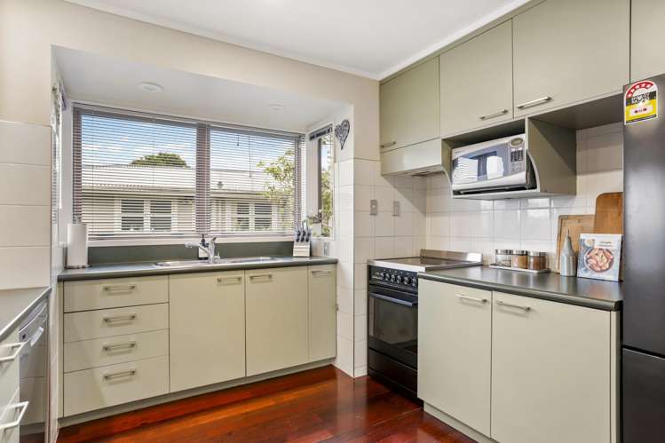 255 Glengarry Road Glen Eden_16