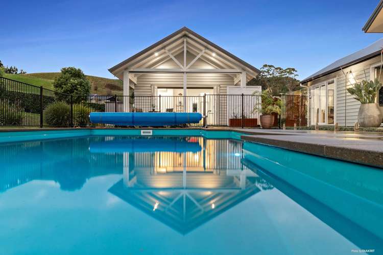 34 Niccone Place Bombay_19