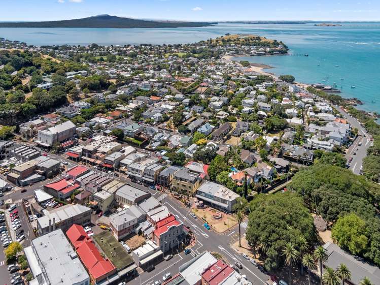 8 Victoria Road Devonport_6