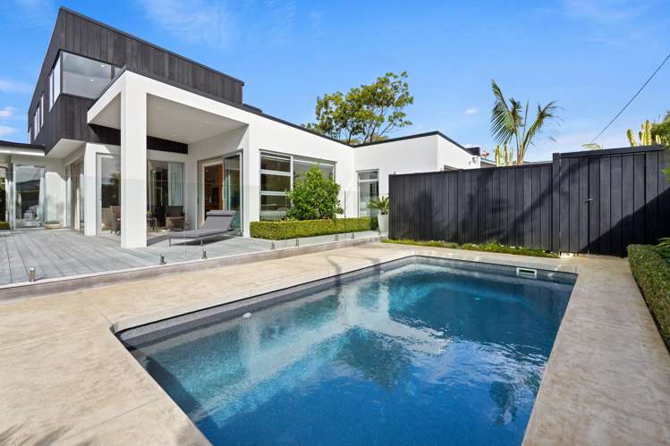 52 Walton Street Red Beach_23