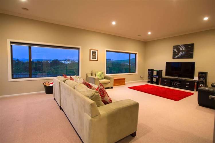 25 Tongariro Drive Aotea_5