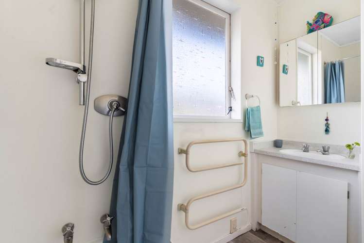 145 Chivalry Road Glenfield_16