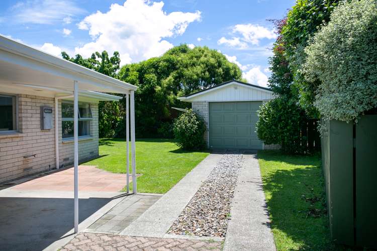 5 Woodstock Crescent Leamington_17