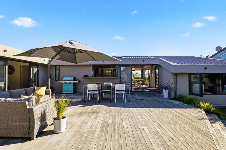 11 Armstrong Grove Hilltop_1