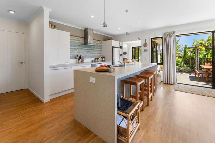 38 Hollybush Drive_5