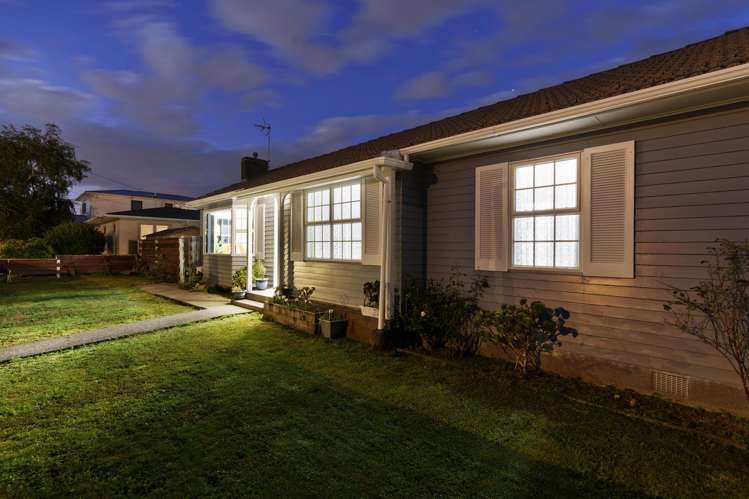 8 Karamu Crescent Wainuiomata_0