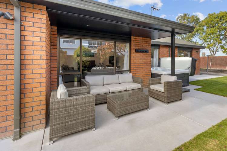 78 Regency Crescent Redwood_17