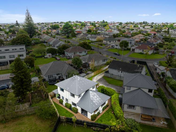 35b Coral Crescent Panmure_17