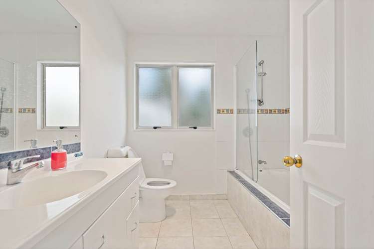 31 Makora Road Massey_17