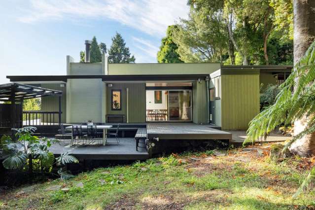 900 West Coast Road Waiatarua_2