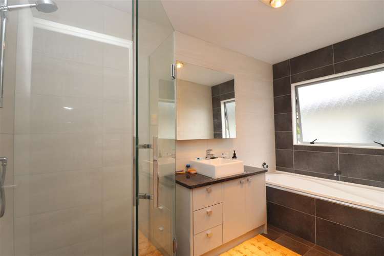4 Beatrice Place Flat Bush_16