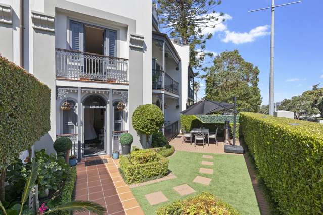 2/177 Hurstmere Road Takapuna_3