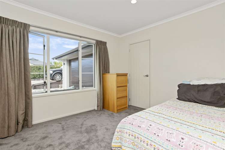 62 Intrepid Crescent Beachlands_12