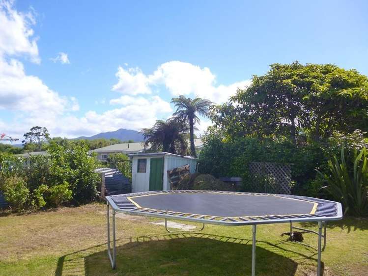 14 Edinburgh Street Takaka_17