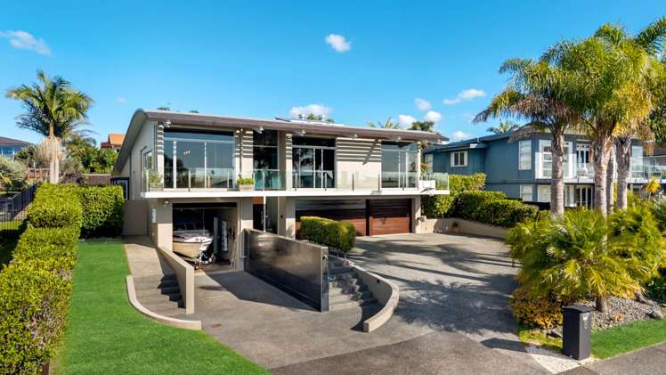 8 Intrepid Crescent Beachlands_43