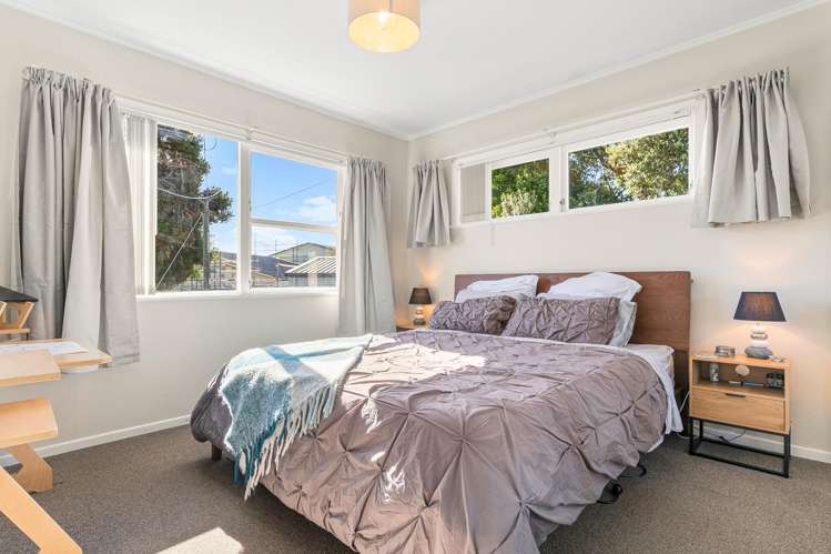 94 Tirimoana Road Te Atatu South_11