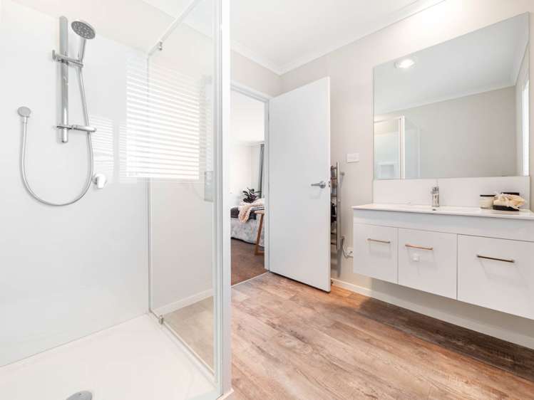 32 Augusta Rise Omokoroa_10