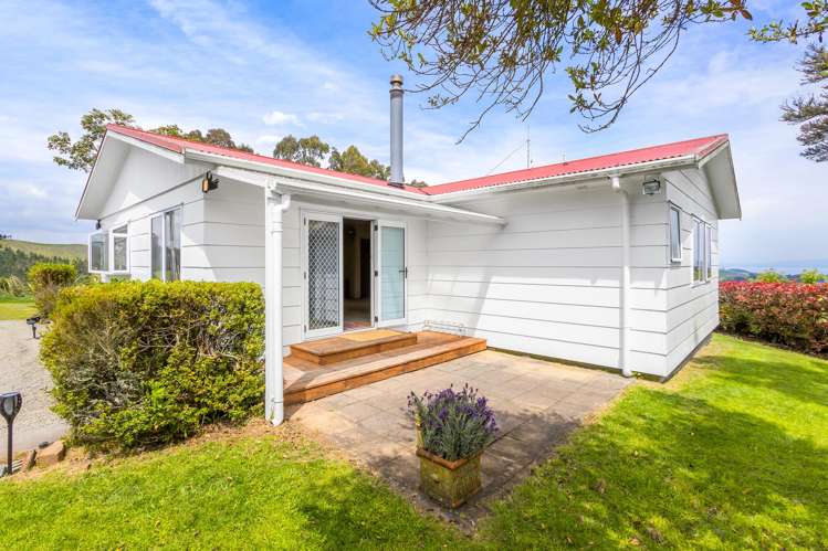 212 Whangamata Road Kinloch_8