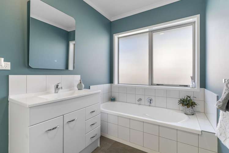 29 Armstrong Avenue Carterton_24