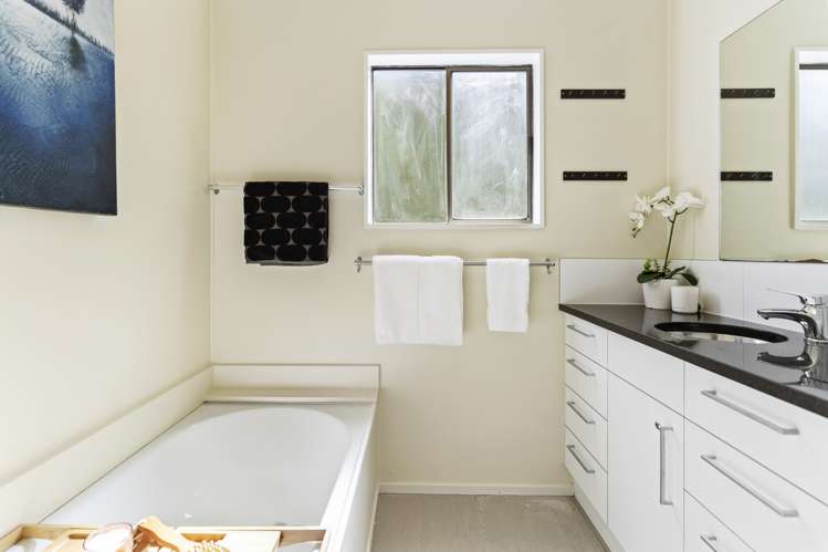 89 Manuka Road Bayview_12