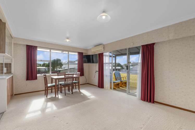 2/4 Severn Place Spotswood_11