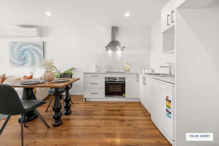 2/14 Campbell Road_5