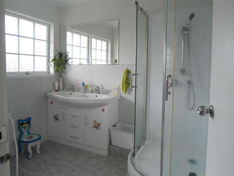 24 Whiteacres Drive Sunnyhills_4