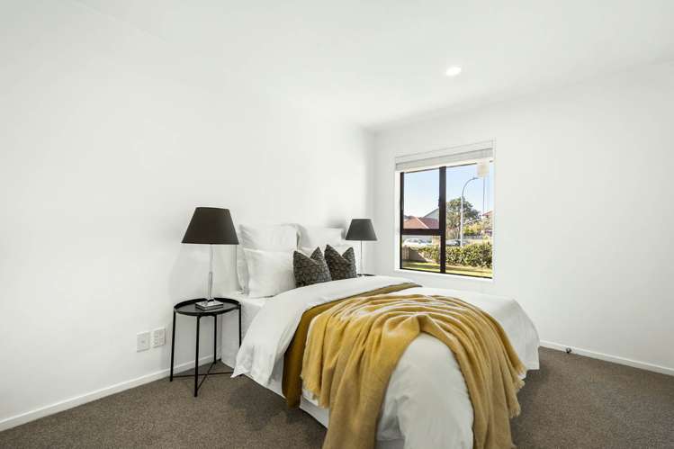 10 Frank Bunce Grove Flat Bush_14
