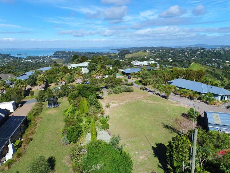 1/308f Sea View Road Ostend_8